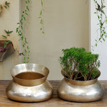 Load image into Gallery viewer, The Home Small Round Planter Gold GD1225-B
